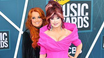 Wynonna Judd Breaks Silence On Mom Naomi’s Suicide: ‘I’m Incredibly Angry’