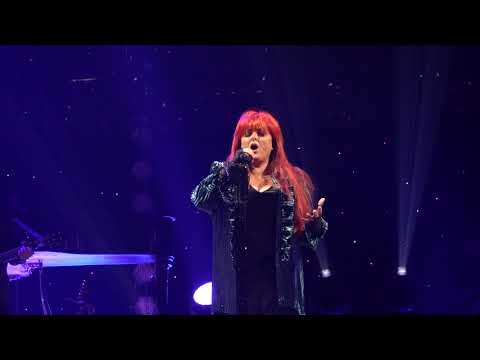 Wynonna Judd – Love can build a bridge – The Judds Final Tour – 9.30.22 Van Andel Arena