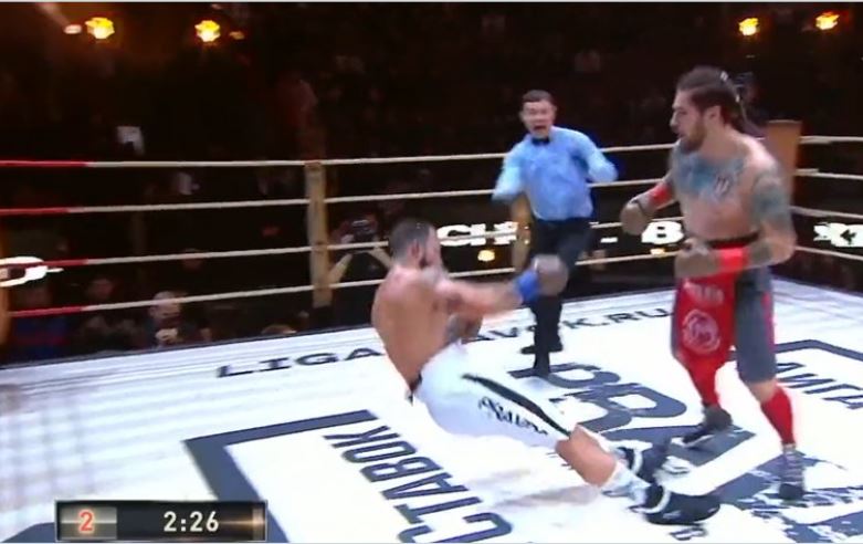 Julian Lane suffers brutal knockout loss at Pravda FC boxing event (Video)