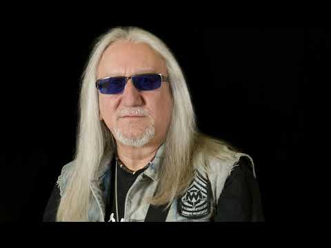 Mick Box -Talks about Uriah Heep, Tours,70s,Loss,Band Change & Touring Russia – Radio Broadcast 2016