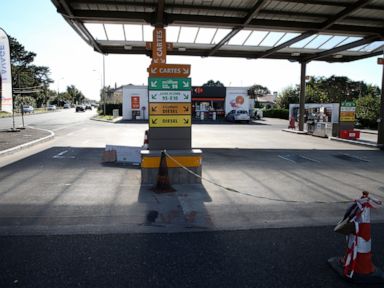 In France, fuel crisis frays nerves and workers’ resilience