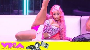 Nicki Minaj Performs “Super Freaky Girl,” “Anaconda” & More | 2022 VMAs