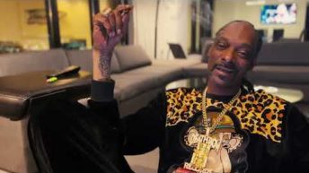 Snoop Dogg ft. October London – Touch Away (Official Music Video)