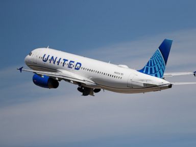 United pilots reject contract offer as they push for raises