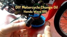 DIY Motorcycle Change Oil Honda Wave 100 (Tagalog Tutorial)