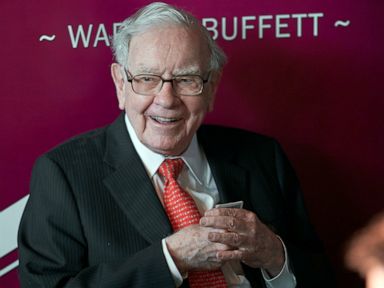 Warren Buffett’s firm reports $2.7B loss on investment drop