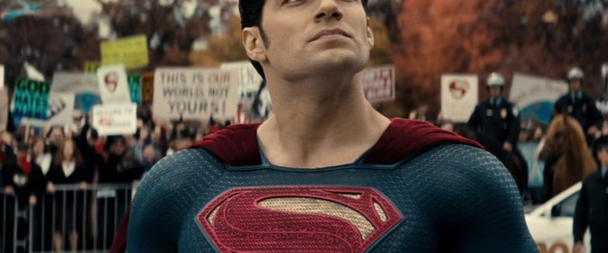 Henry Cavill’s Spent Years “Very Gently” Hoping for a Superman Return