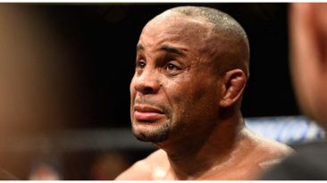 Former two division UFC champion Daniel Cormier confesses he retired from MMA to late: “I should’ve stopped in ‘18”