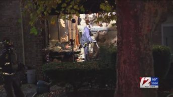 Woman alerts neighbors to fire at Providence apartment complex