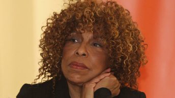 Roberta Flack Announces She Has ALS, Can No Longer Sing