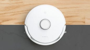 The Narwal Freo smart vacuum and mop robot intelligently cleans your floors, to save you time