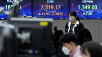 Asian shares rise on Fed rate hopes despite China worries