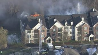 Crews battle fire at Grand Blanc Township apartment complex