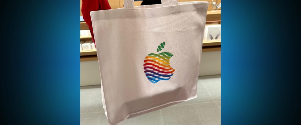 New Apple American Dream store opens with huge crowd, exclusive tote bag for shoppers