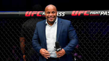 Daniel Cormier sheds light on “what really happened” in Stephen Thompson’s stoppage win over Kevin Holland: “That decision was not made by Bob Perez”