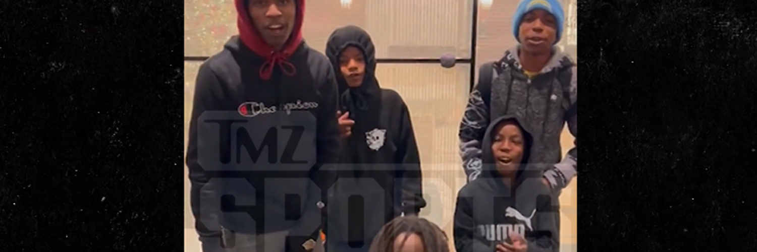 Floyd Mayweather Hands Out $1,000 To Five Kids For Early Christmas Present