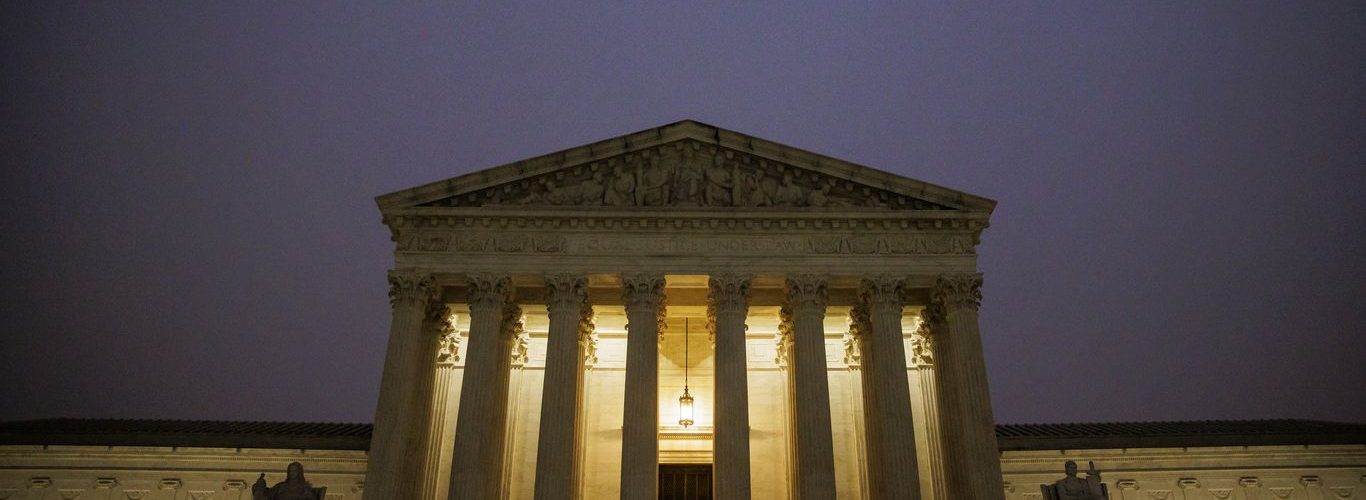 Supreme Court temporarily halts end of Title 42 immigration policy