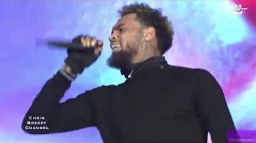 Chris Brown Full Performance Rolling Loud 2021 360p