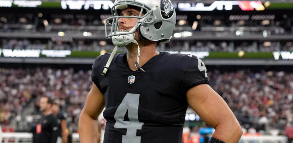 Tafur: In Derek Carr’s ultimate prove-it year, Raiders QB fell short in Mark Davis’ eyes