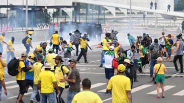 Bolsonaro supporters break into Brazilian Congress and presidential palace