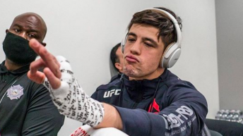 Coach reveals Brandon Moreno suffered a “serious” knee injury before UFC 283 title fight against Deiveson Figueiredo