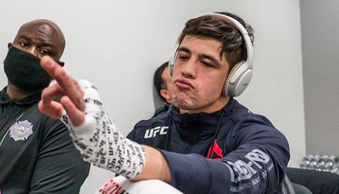 Coach reveals Brandon Moreno suffered a “serious” knee injury before UFC 283 title fight against Deiveson Figueiredo