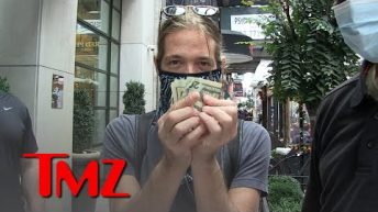 Foo Fighters’ Taylor Hawkins Banking on NYC Autograph Seekers | TMZ