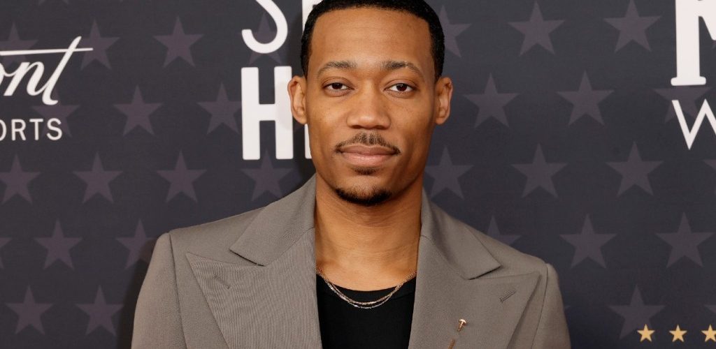 Tyler James Williams Had No Idea Eddie Murphy Gave Him a Golden Globes Standing Ovation: “Still Trying to Process This”