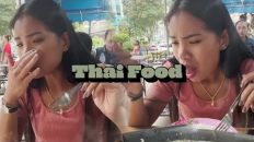 ​@ZoomToThailand reaction to Thai food in Bangkok