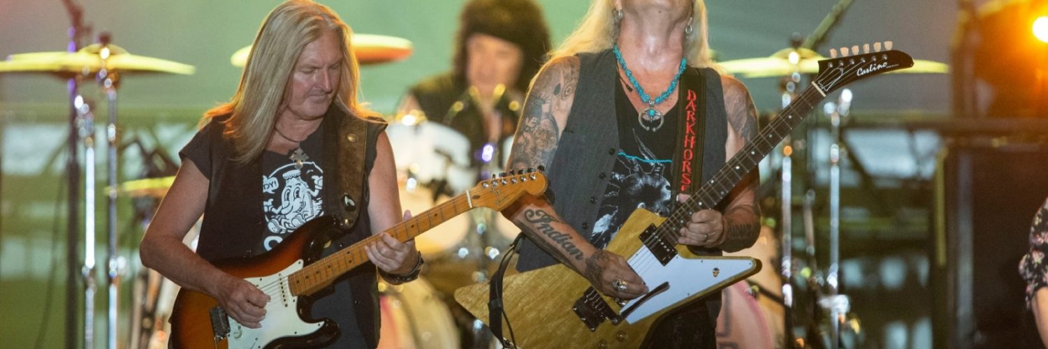 Watch Lynyrd Skynyrd Salute Gary Rossington at First Show Since Guitarist’s Death