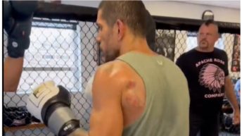 Alex Pereira shows final preparations for Israel Adesanya rematch with Chuck Liddell and Glover Teixeira (VIDEO)