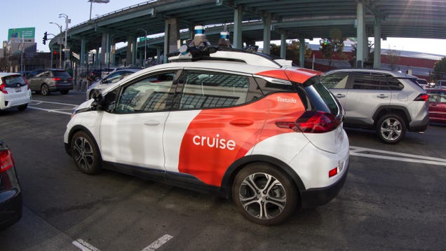 Cruise and Waymo Self-Driving Taxis Are Terrorizing Transit Operators