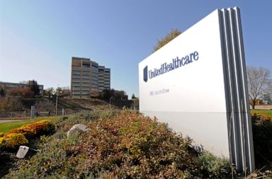 UnitedHealth tops 1Q forecasts, raises 2023 outlook