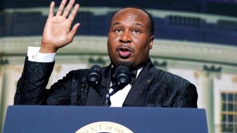 Roy Wood Jr. Breaks Down His Killer White House Correspondents’ Dinner Set