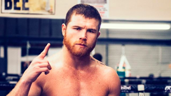 Saul “Canelo” Alvarez defends super-middleweight title with relative ease (Video)