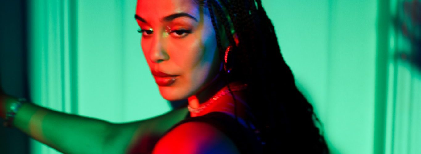 Jorja Smith’s ‘Little Things’ Thrives On Immediacy