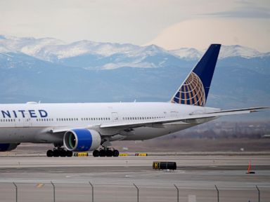 Pilots at United picket for higher pay as pressure builds before summer travel season