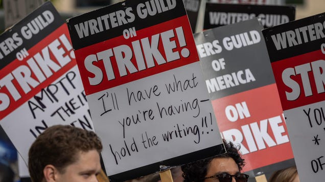 The Writers’ Strike’s Star Trek Picket Showed Solidarity Across Generations