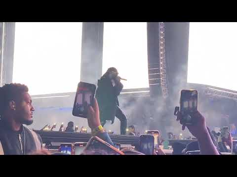 2Chainz Intro and Song at Rolling Loud California 2021