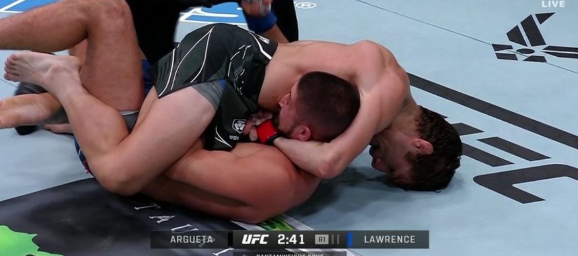 Controversy! Pros react after Daniel Argueta vs. Ronnie Lawrence ends in a no contest due to a premature referee stoppage