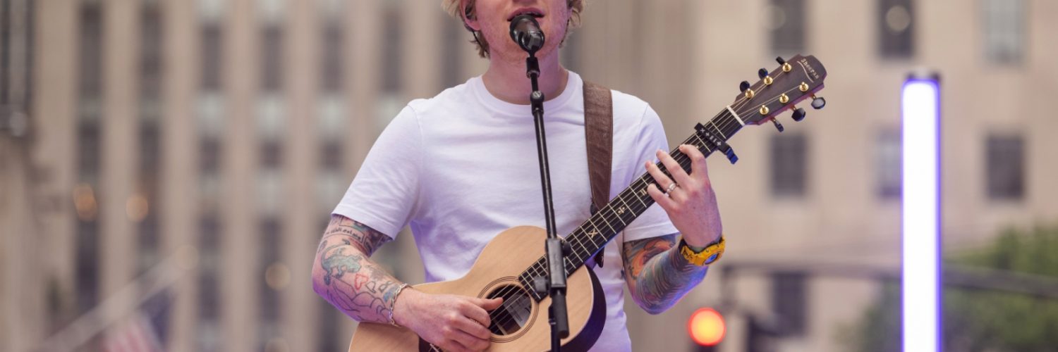 Ed Sheeran Surprises Kids at Recital, Performs With Them in Boston