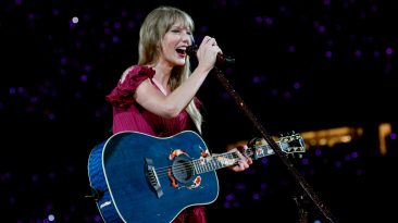 Taylor Swift Proves Third Time’s the Charm With ‘Last Kiss’ Performance