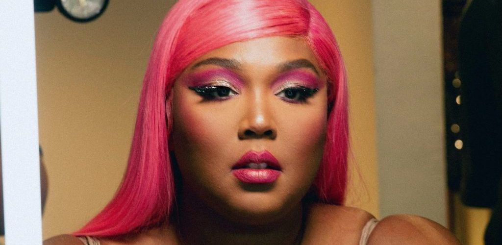 Lizzo’s Makeup Artist Reveals the $30 Department Store Concealer He Used for Her Tour