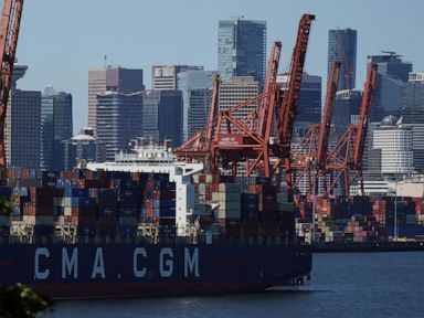 Union in Canadian province of British Columbia rescinds port strike notice after Trudeau meeting