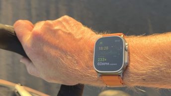 Cyclist takes watchOS 10’s Bluetooth bike accessory support on Apple Watch for a spin