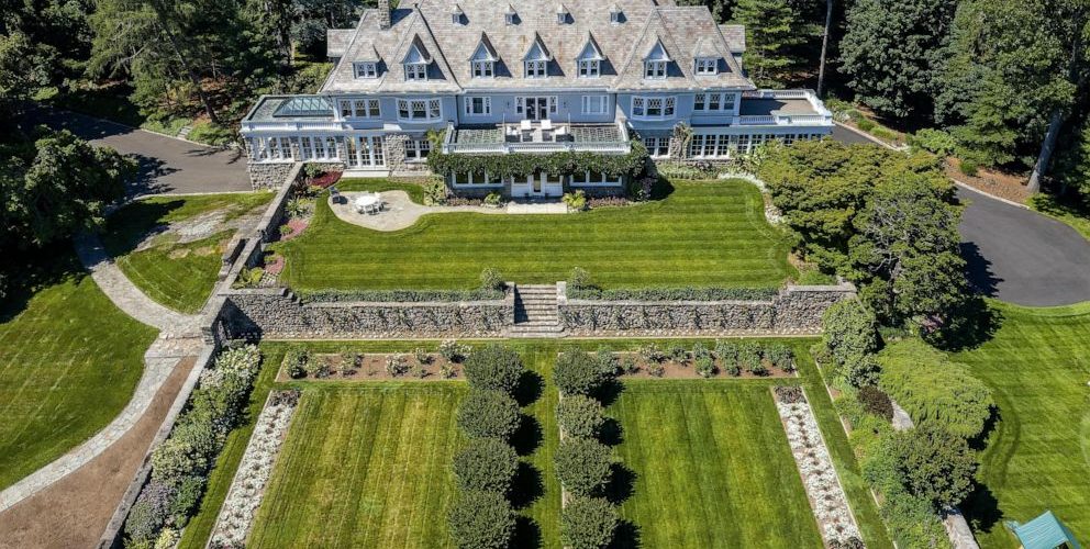 Home on Long Island Sound in Greenwich, Connecticut sells for almost $139 million