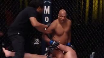 Marcos Rogerio de Lima says he “can’t eat properly” following knockout loss to Derrick Lewis at UFC 291