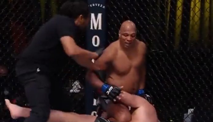 Marcos Rogerio de Lima says he “can’t eat properly” following knockout loss to Derrick Lewis at UFC 291