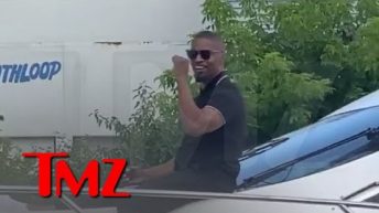 Jamie Foxx Waves to Fans on Boat, First Sighting Since Hospitalization | TMZ