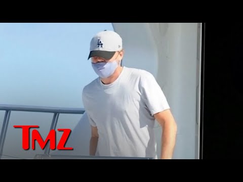 Leonardo DiCaprio Stays on Yacht Overnight With Gigi Hadid’s Model Pal | TMZ LIVE